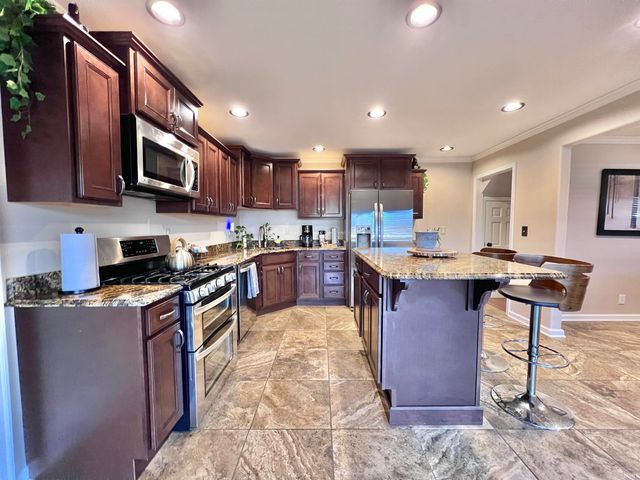 712 Maple Lane, Newburgh, IN 47630