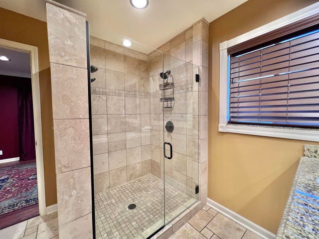 712 Maple Lane, Newburgh, IN 47630