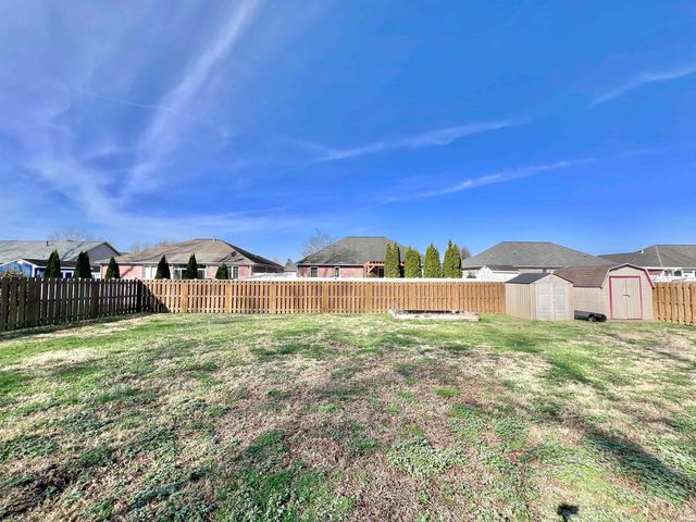 712 Maple Lane, Newburgh, IN 47630