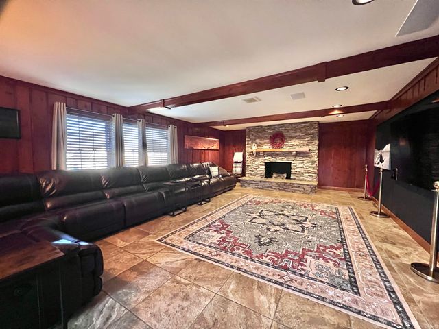 712 Maple Lane, Newburgh, IN 47630