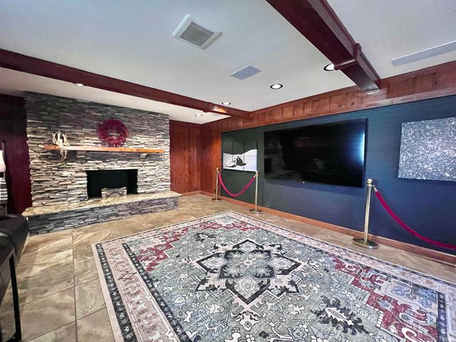 712 Maple Lane, Newburgh, IN 47630