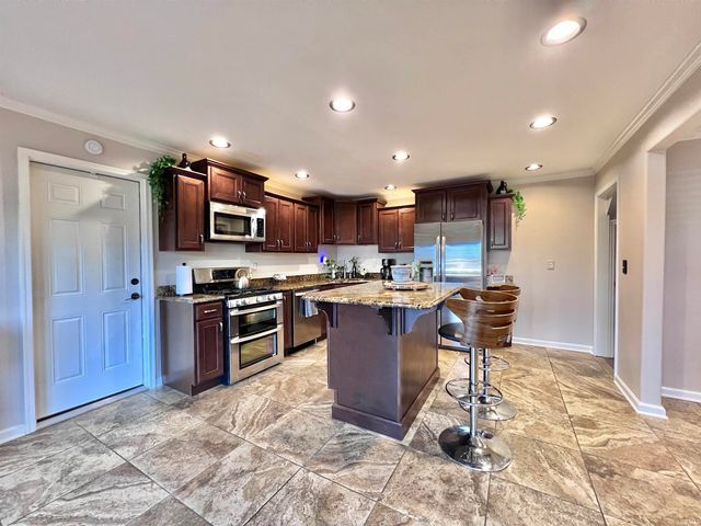 712 Maple Lane, Newburgh, IN 47630