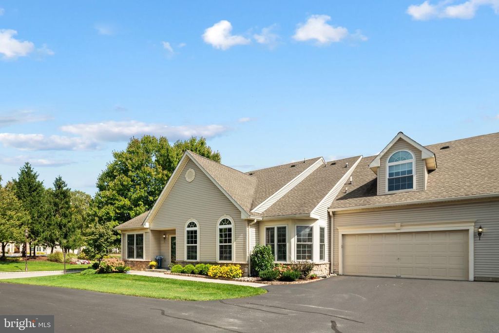 6 SHADY BROOK DR, LANGHORNE, PA 19047 — photo 2