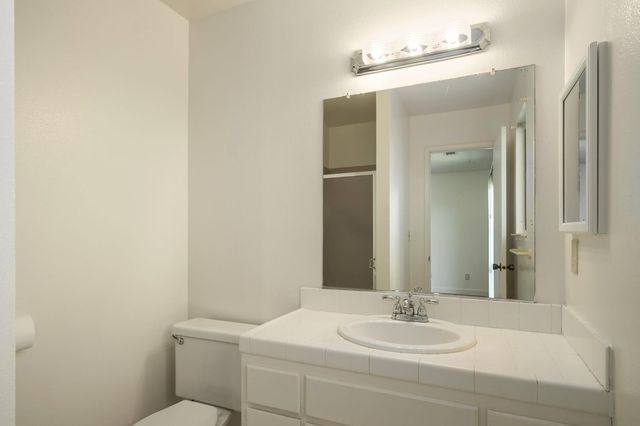 3110 Ezie, Clovis, CA 93611