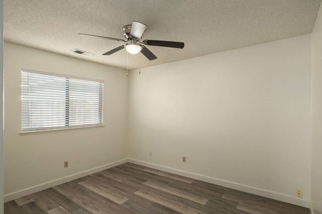 3110 Ezie, Clovis, CA 93611