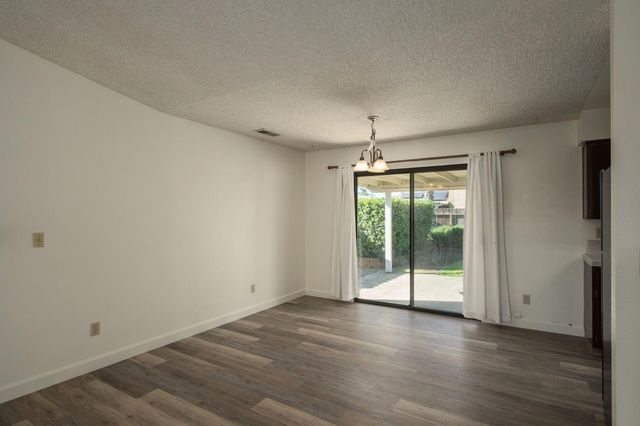 3110 Ezie, Clovis, CA 93611