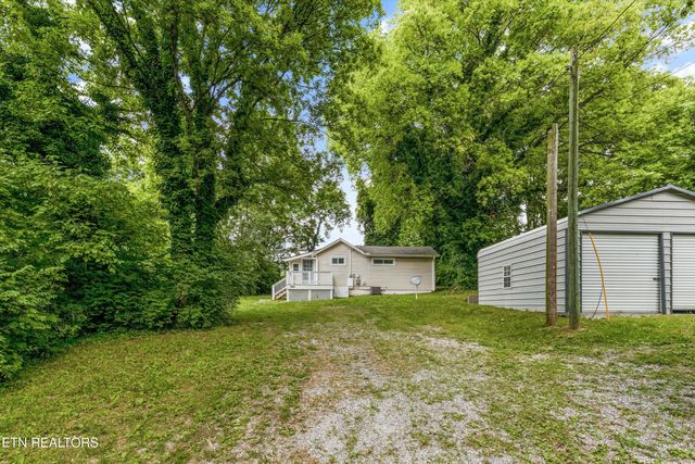 5802 N Broadway St, Knoxville, TN 37918