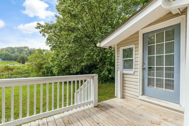 5802 N Broadway St, Knoxville, TN 37918