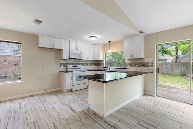 12106 Gray Oak Place, The Woodlands, TX 77380