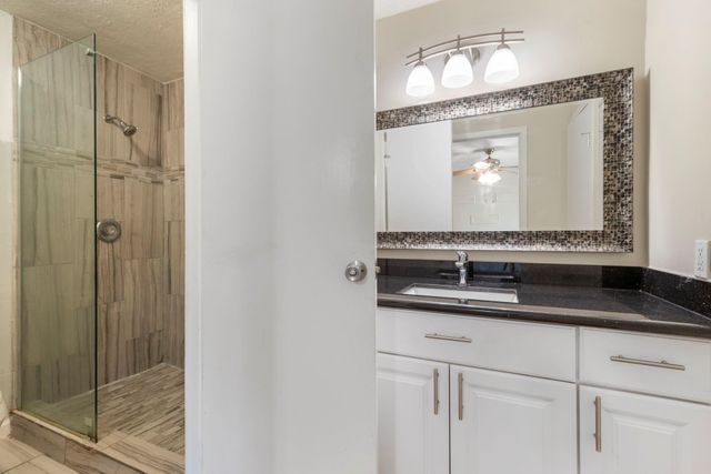 12106 Gray Oak Place, The Woodlands, TX 77380