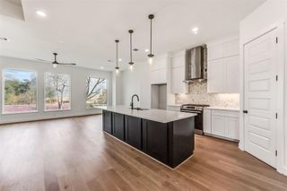 806 Fisher Street B, Houston, TX 77018