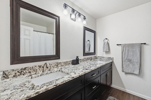 6708 E VENUE Street, Mesa, AZ 85215