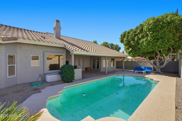 6708 E VENUE Street, Mesa, AZ 85215