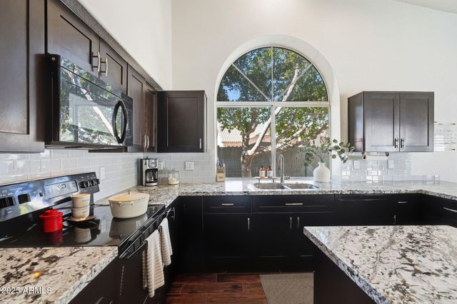 6708 E VENUE Street, Mesa, AZ 85215