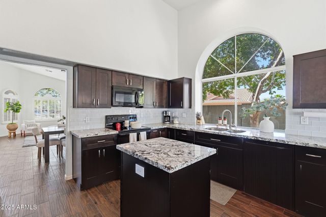 6708 E VENUE Street, Mesa, AZ 85215