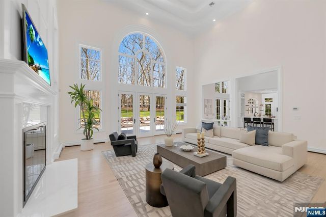11 Alford Drive, Saddle River, NJ 07458