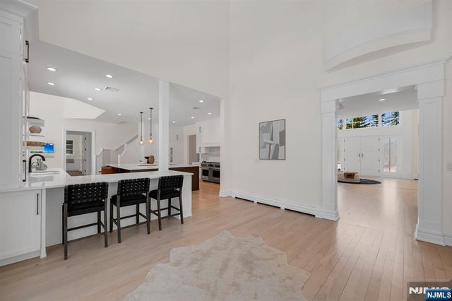11 Alford Drive, Saddle River, NJ 07458