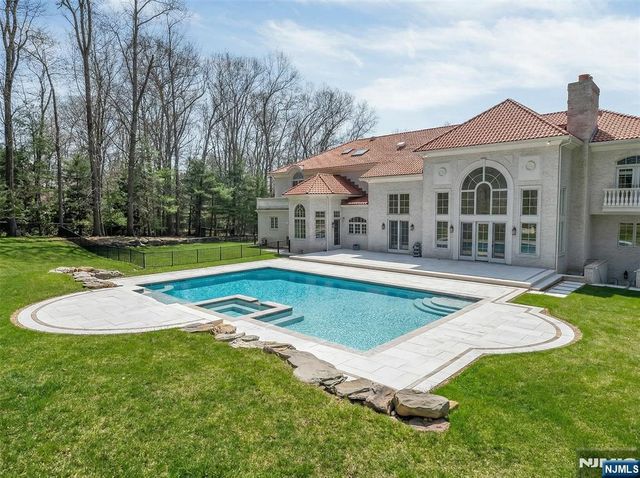 11 Alford Drive, Saddle River, NJ 07458