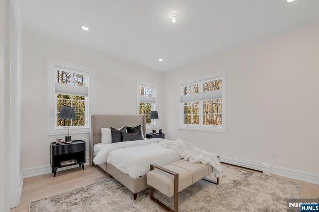 11 Alford Drive, Saddle River, NJ 07458