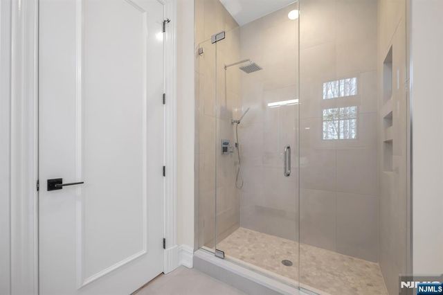 11 Alford Drive, Saddle River, NJ 07458