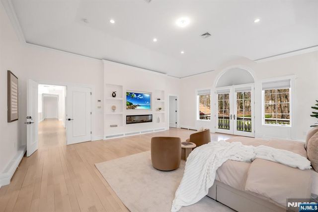 11 Alford Drive, Saddle River, NJ 07458