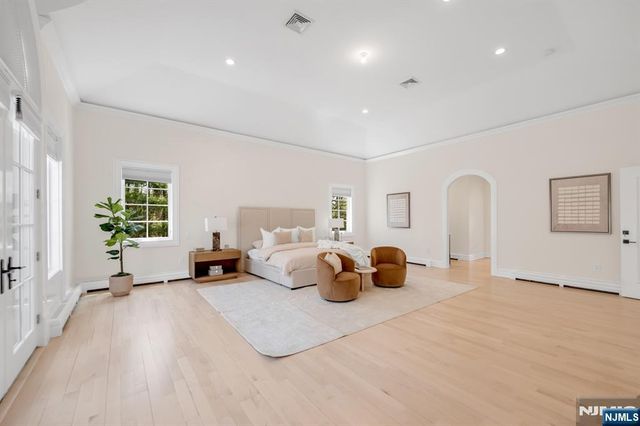 11 Alford Drive, Saddle River, NJ 07458