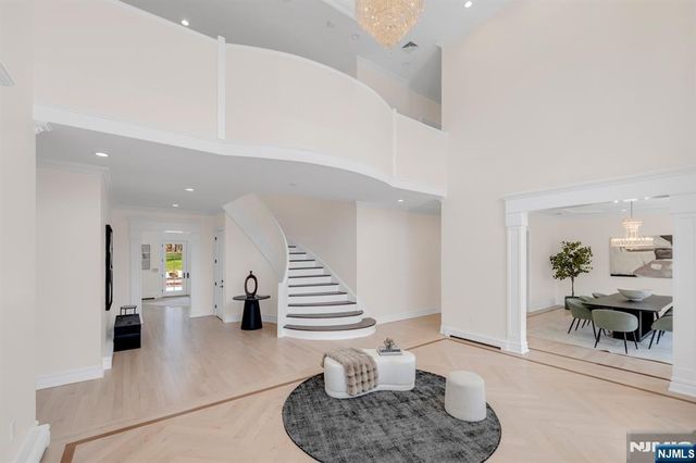 11 Alford Drive, Saddle River, NJ 07458