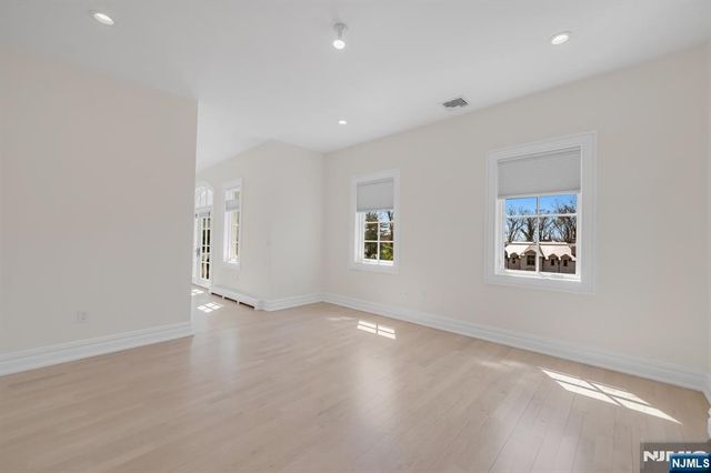 11 Alford Drive, Saddle River, NJ 07458