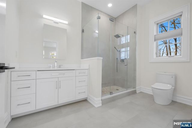 11 Alford Drive, Saddle River, NJ 07458