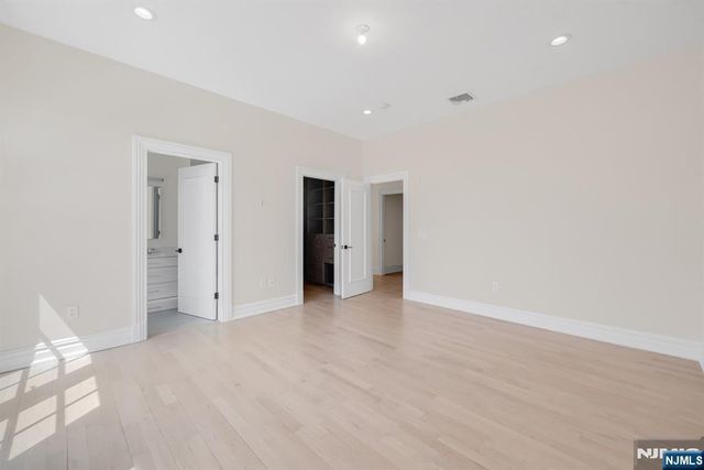 11 Alford Drive, Saddle River, NJ 07458