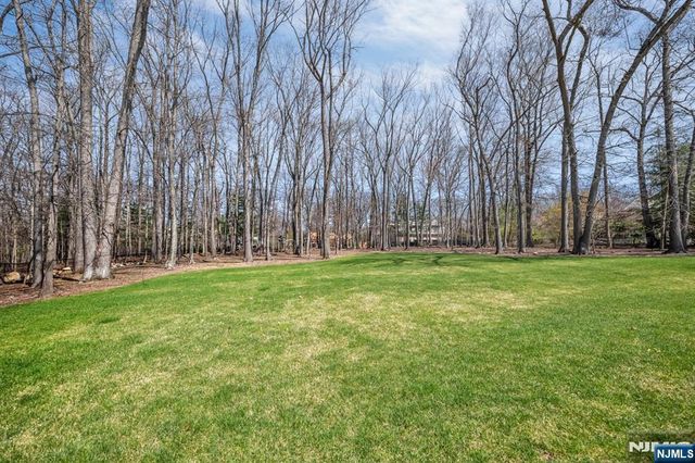 11 Alford Drive, Saddle River, NJ 07458