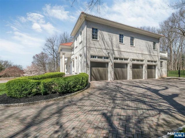11 Alford Drive, Saddle River, NJ 07458