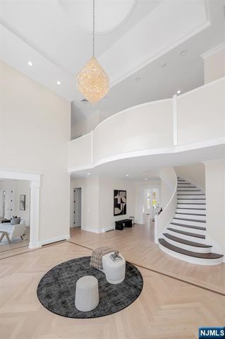 11 Alford Drive, Saddle River, NJ 07458