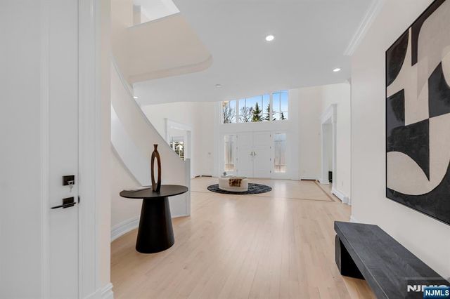 11 Alford Drive, Saddle River, NJ 07458