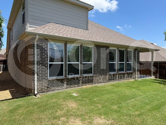 211 Copper Canyon Drive, Lewisville, TX 75067