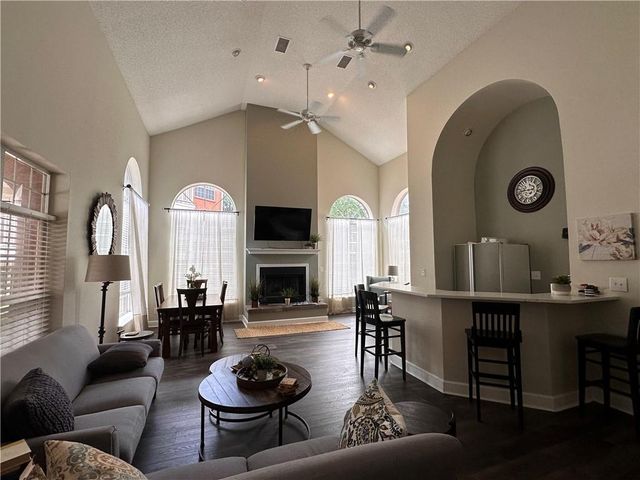 3075 Chastain Park Court NE, Atlanta, GA 30342