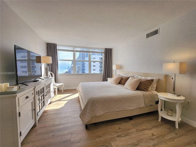2751 S Ocean Dr 1406S, Hollywood, FL 33019