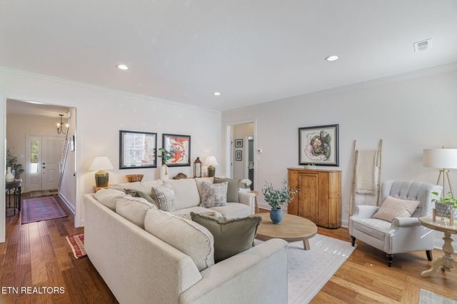 1146 Madison Oaks Rd, Knoxville, TN 37924