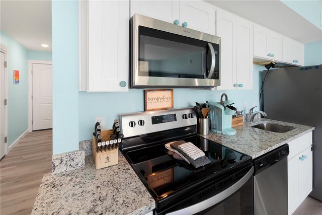 800 Sandcastle Dr 111, Port Aransas, TX 78373