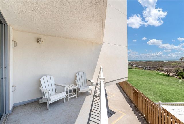 800 Sandcastle Dr 111, Port Aransas, TX 78373