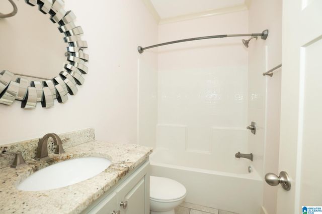 896 VALLEY CIRCLE, Leeds, AL 35094