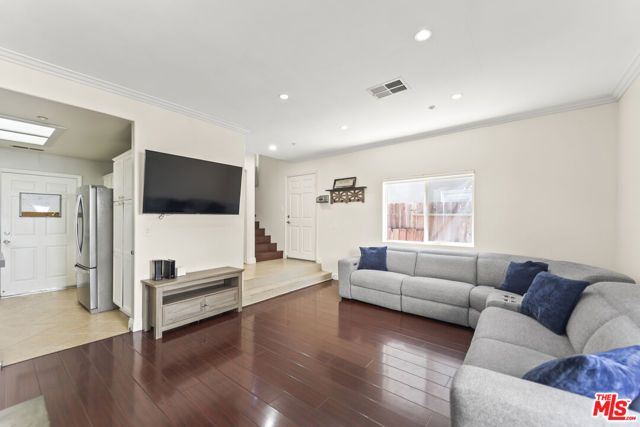 8554 Burnet Avenue 125, North Hills (los Angeles), CA 91343