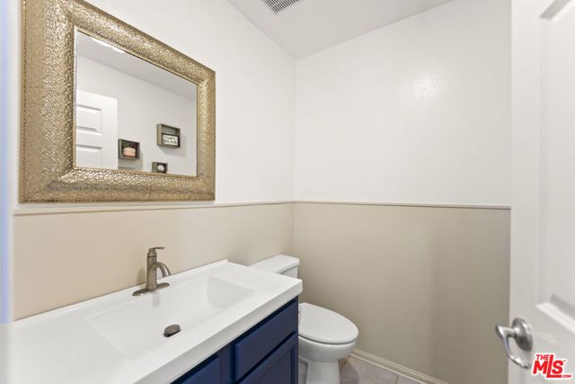 8554 Burnet Avenue 125, North Hills (los Angeles), CA 91343