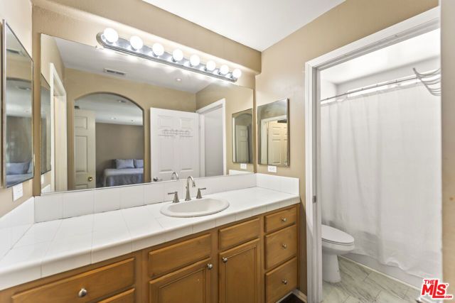 8554 Burnet Avenue 125, North Hills (los Angeles), CA 91343