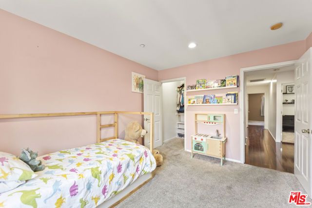8554 Burnet Avenue 125, North Hills (los Angeles), CA 91343