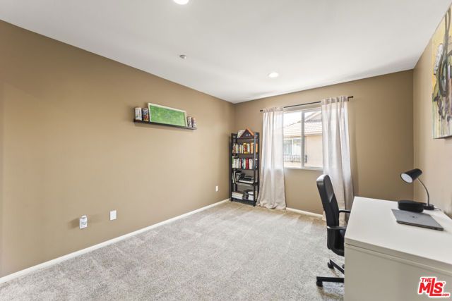 8554 Burnet Avenue 125, North Hills (los Angeles), CA 91343