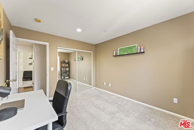 8554 Burnet Avenue 125, North Hills (los Angeles), CA 91343