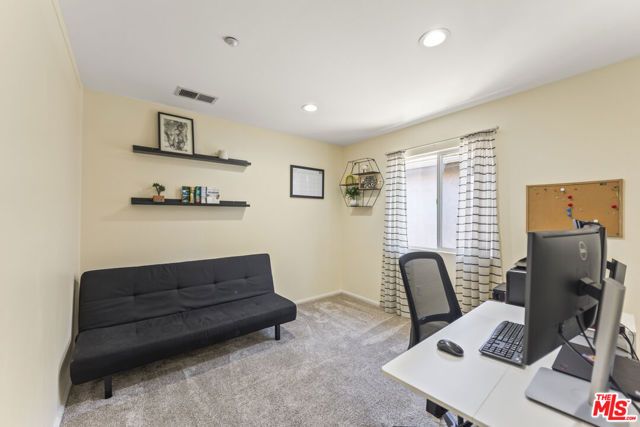 8554 Burnet Avenue 125, North Hills (los Angeles), CA 91343