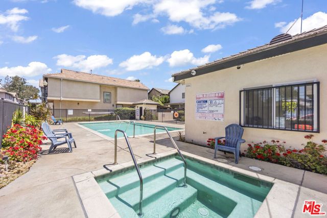 8554 Burnet Avenue 125, North Hills (los Angeles), CA 91343
