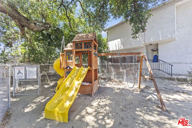 8554 Burnet Avenue 125, North Hills (los Angeles), CA 91343